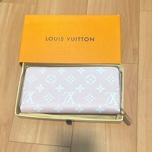 Louis Vuitton Pink and White Monogram Wallet